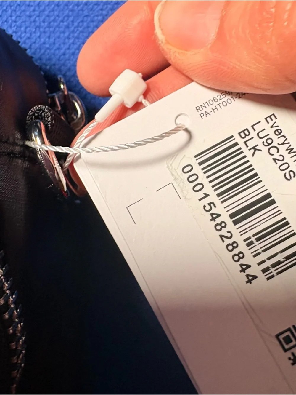 Lululemon Everywhere Crossbody Bag 2L Wunder Puff Black New With Tags. - Picture 4 of 9
